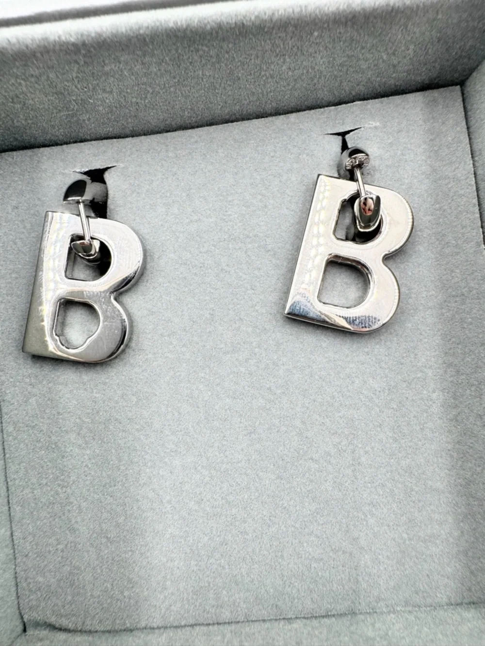 Balenciaga B Chain Earp Earrings - Picture 2 of 6